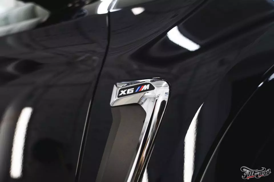 BMW X6M. Окрас бампера и полный комплекс детейлинг услуг.